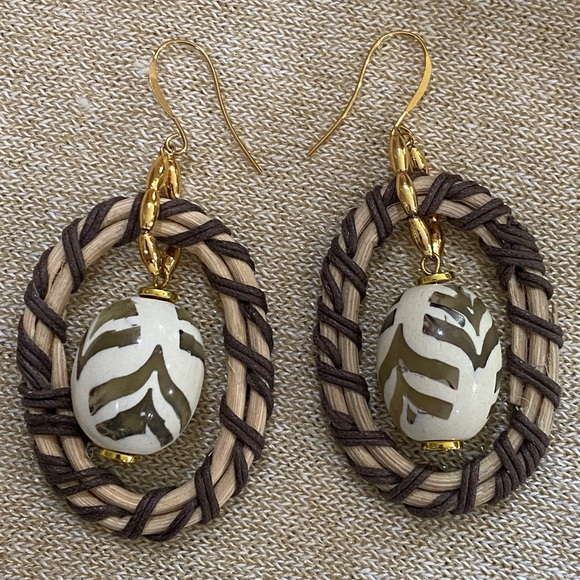 Raffia-Wrapped Wicker Oval Earrings - Picture 3 of 11